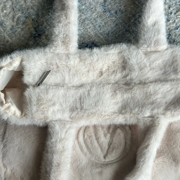 Victoria's Secret cream Tote Bag Plush Cozy Design - Picture 7 of 8